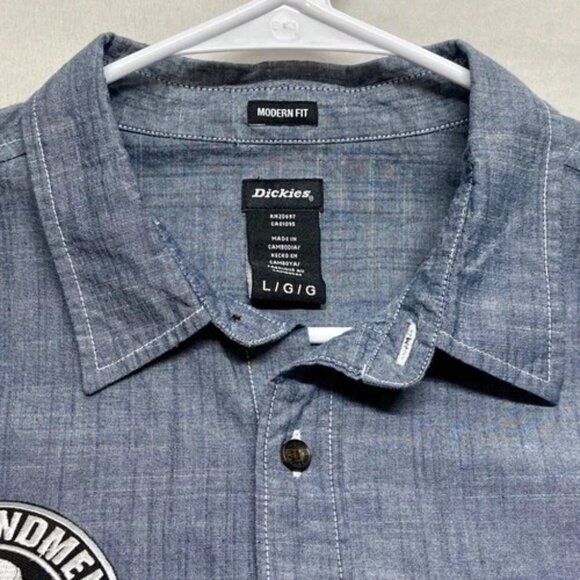 Dickies Button Up Shirt Men's Large Gray Modern Fit Chambray 2nd Amendment Patch - Picture 5 of 11